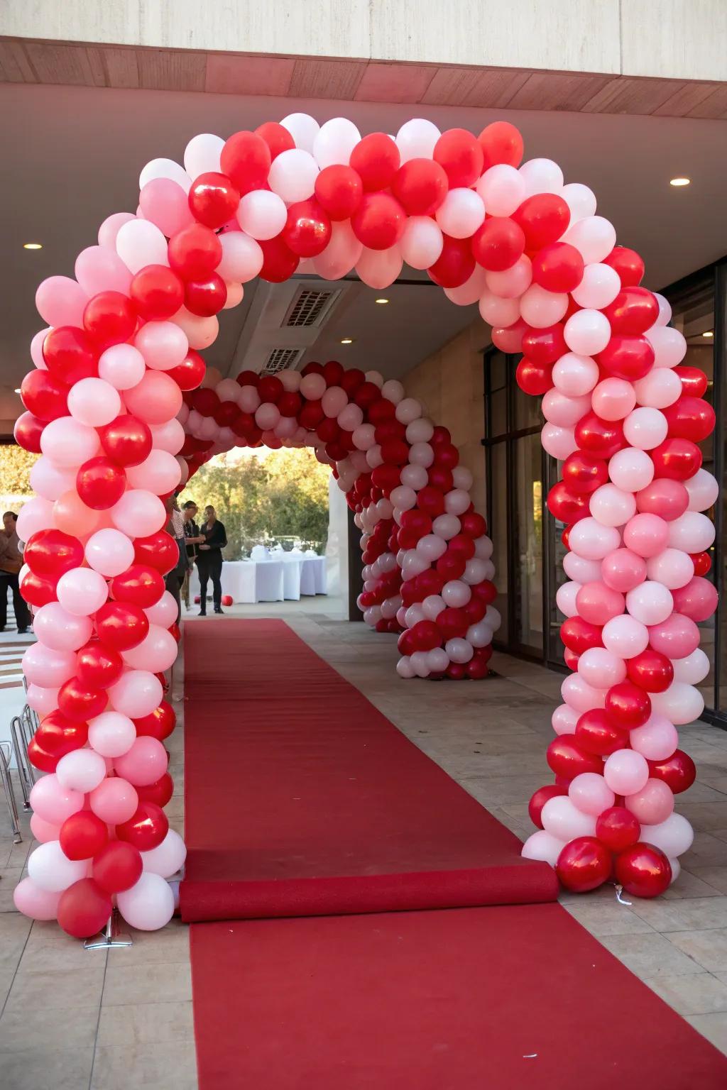 For sentimental occasions, a grand heart balloon passage serves as a magnificent entryway.