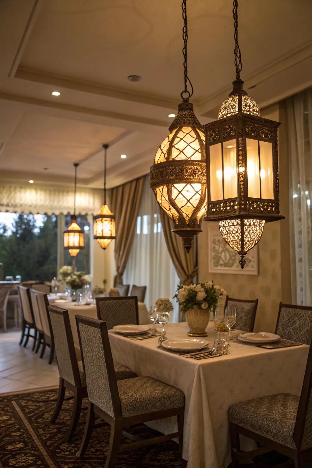 Lamp-style lights enhance the welcoming feel of your country house eating room.