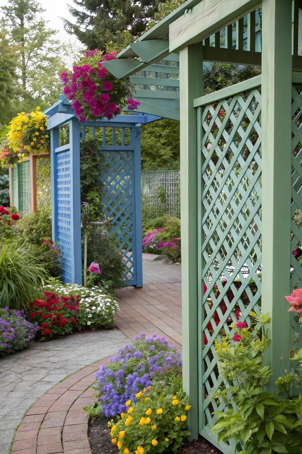 Variegated fretwork segments convey animated individuality to your patio.