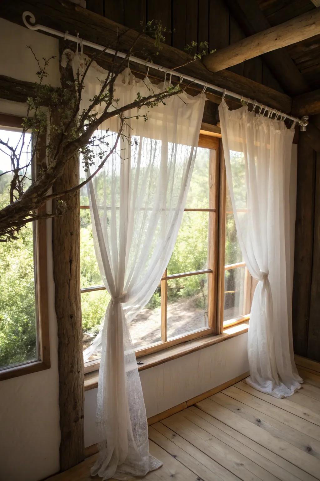 Unrefined fenestration featuring a limb drapes rod.