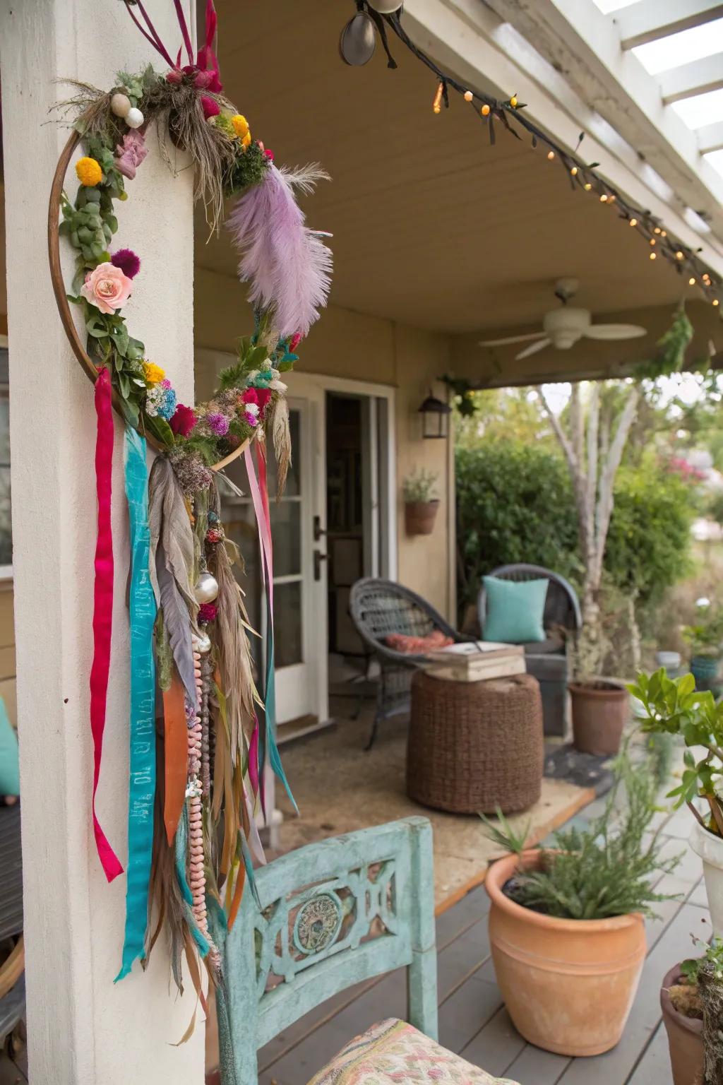 A free-spirited trendy wreath for the artistic decorator.