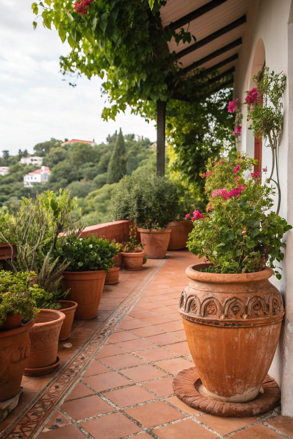 Baked-clay appends warmth and a Mediterranean feel.