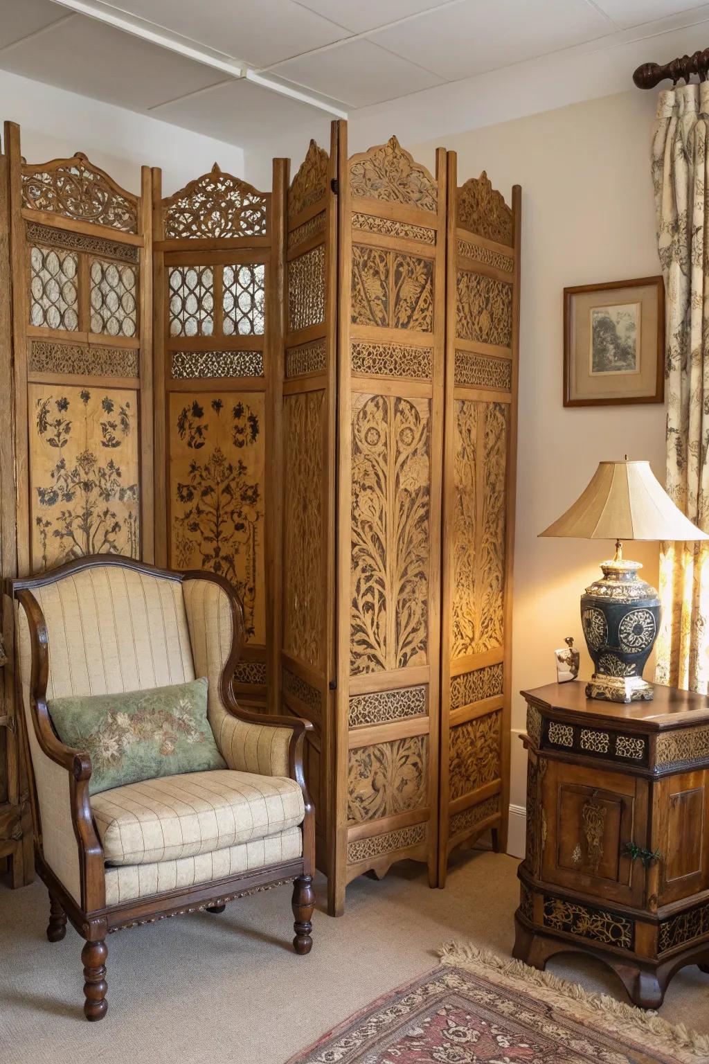 Vintage-inspired screen walls inject nostalgia and character.