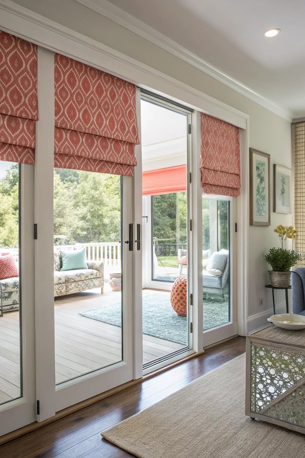 Roman folds contribute a sophisticated and stylish flourish.