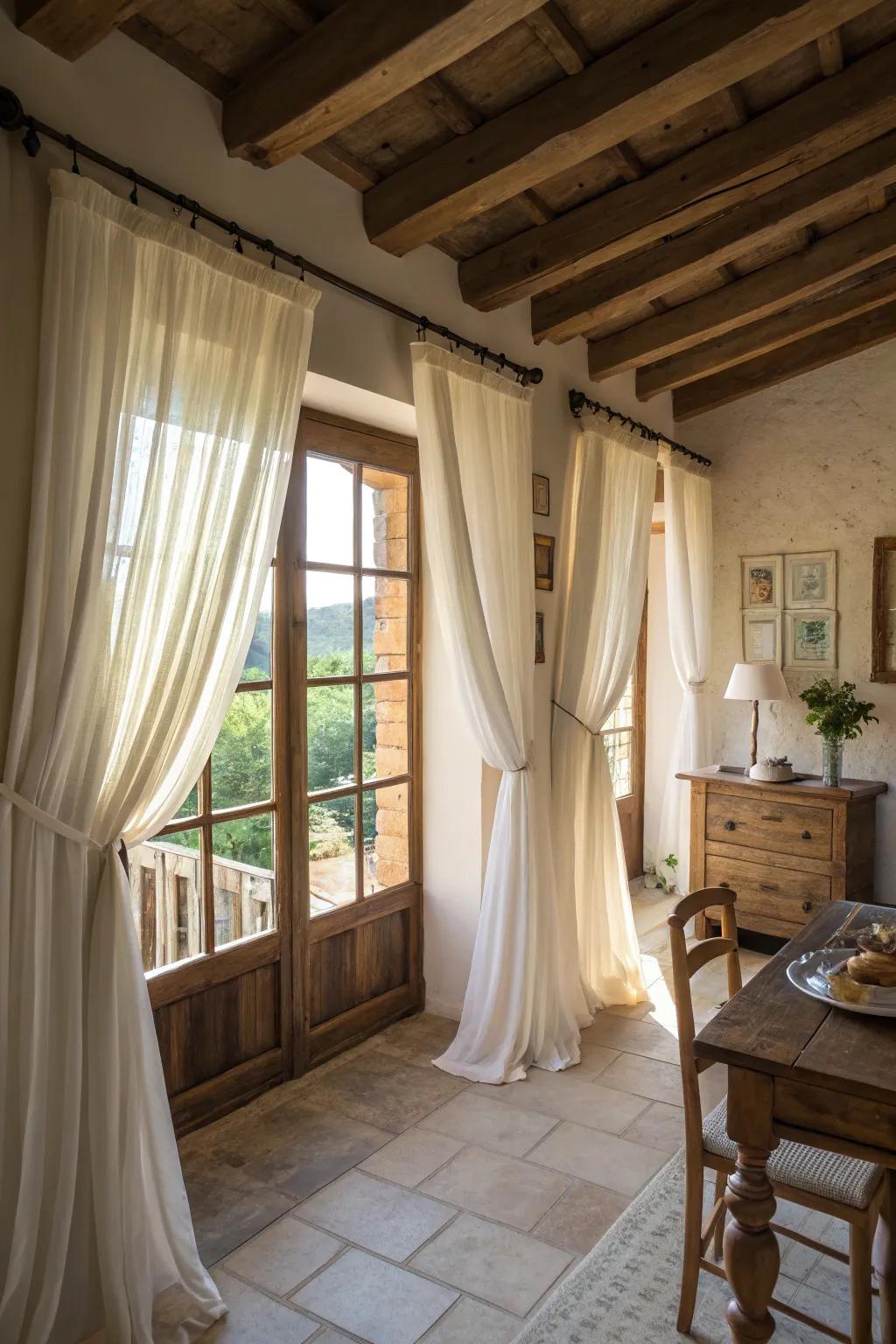 High-hanging window coverings maximize light and fashion an airy feel.