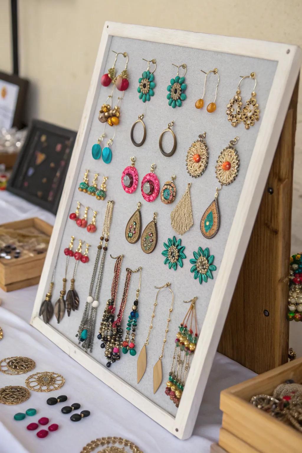 Contemporary jewelry display