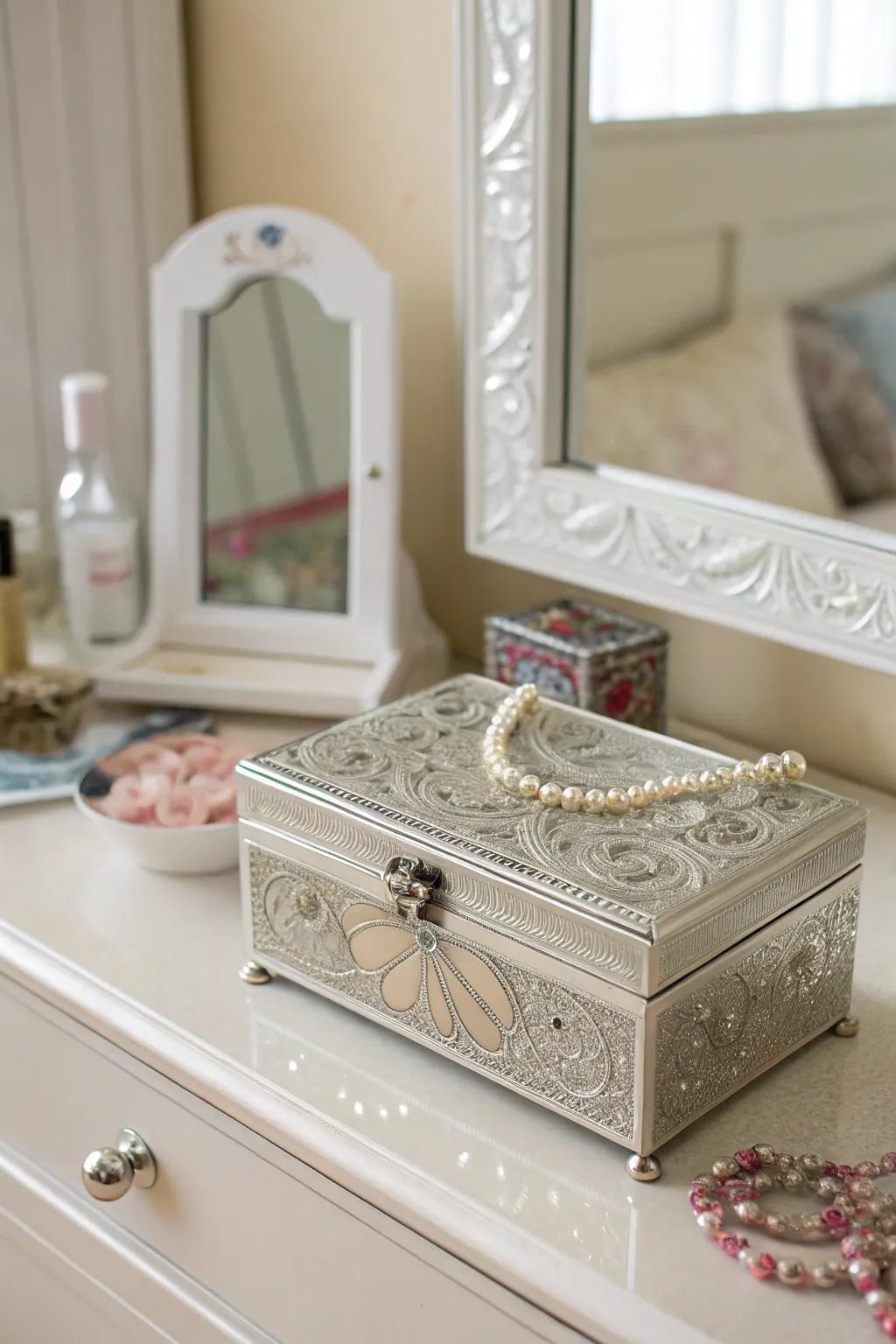 A customized jewelry container for treasured keepsakes