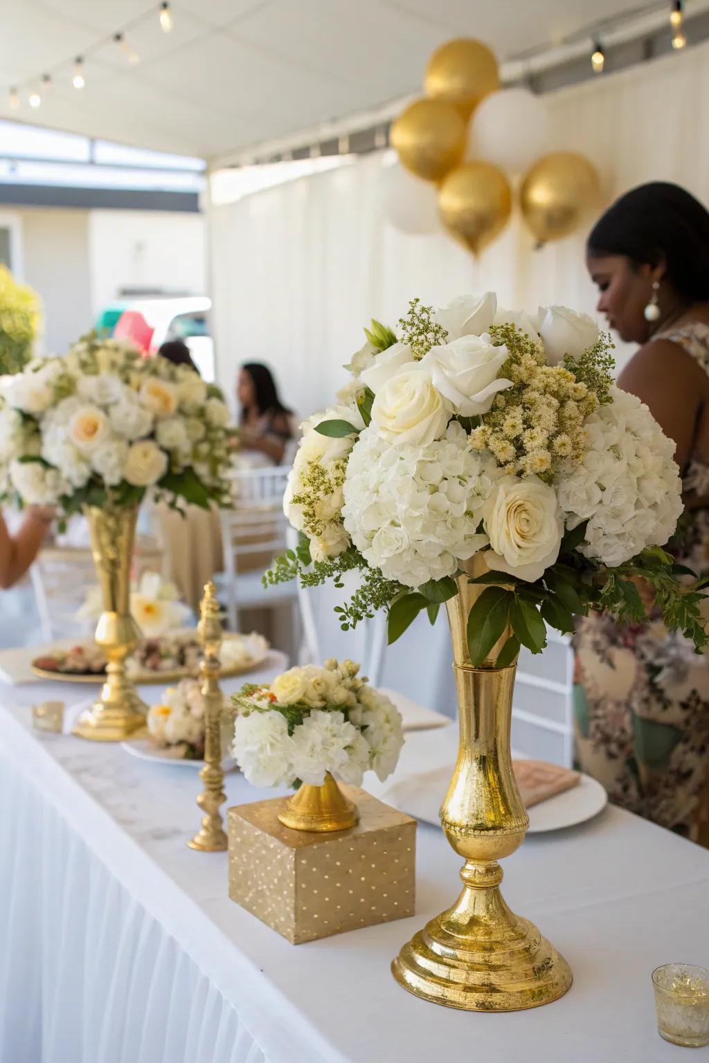 Elegant gold and white flower designs add an extra touch of elegance.