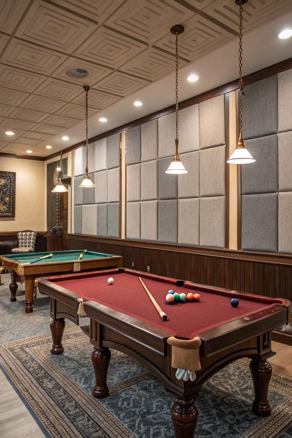 Acoustic panels that optimize sound quality in a billiard room.