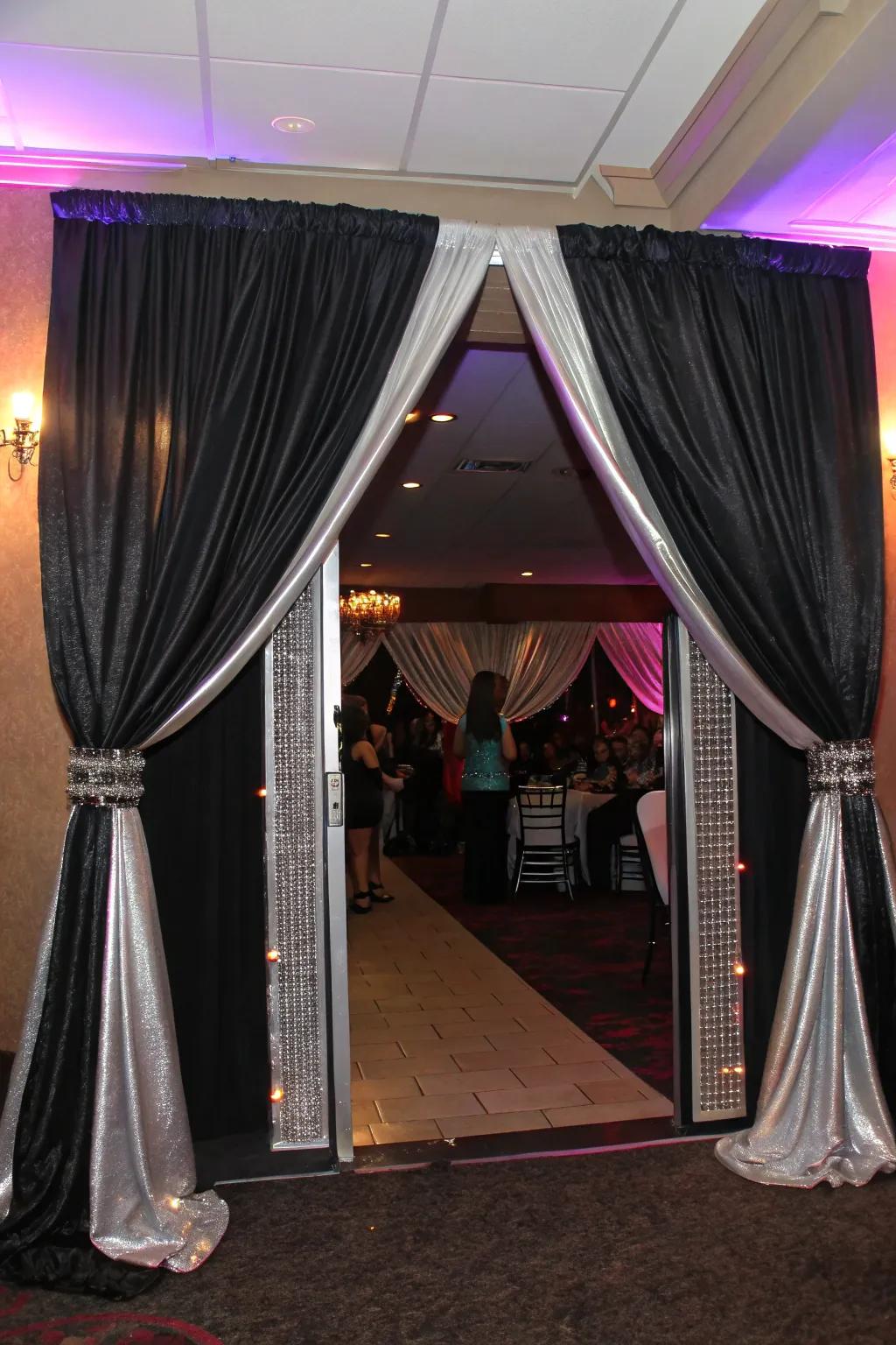 Hangings that introduce elegance and drama to any area.