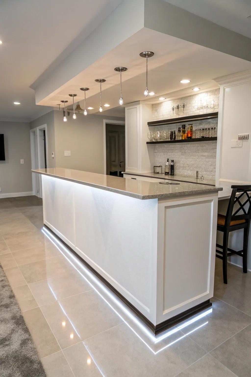 Simplicity achieved with an elegant, glossy bar top.