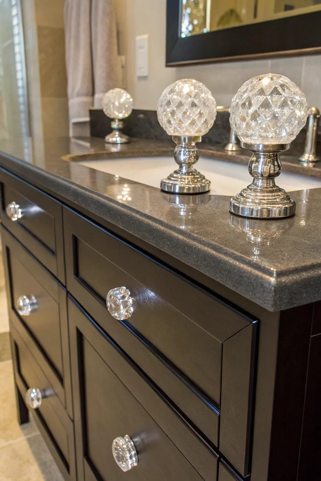 Reflective knobs add a classic twinkle to any vanity.