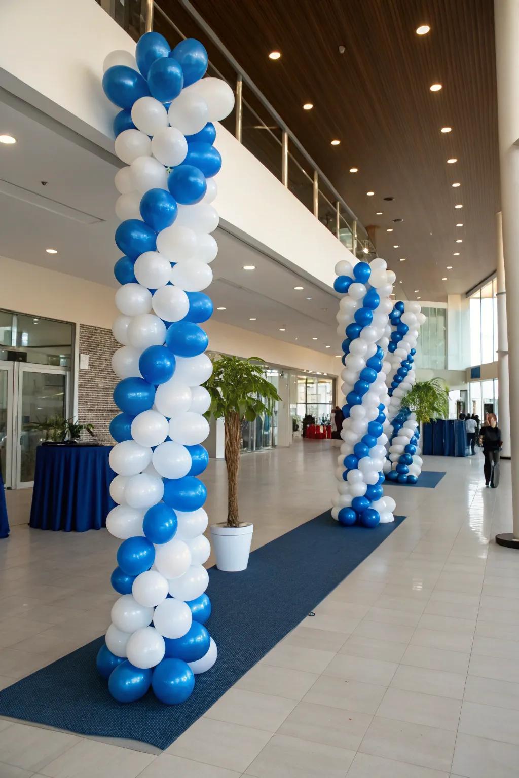 Inflatable pillars create a structured and elegant atmosphere.