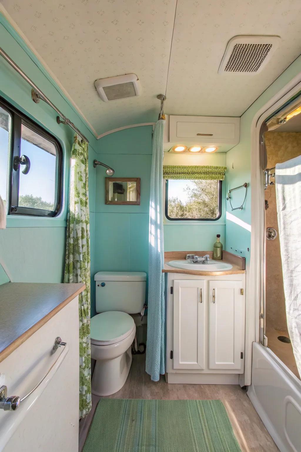 Light tones make a small bathroom seem bigger.