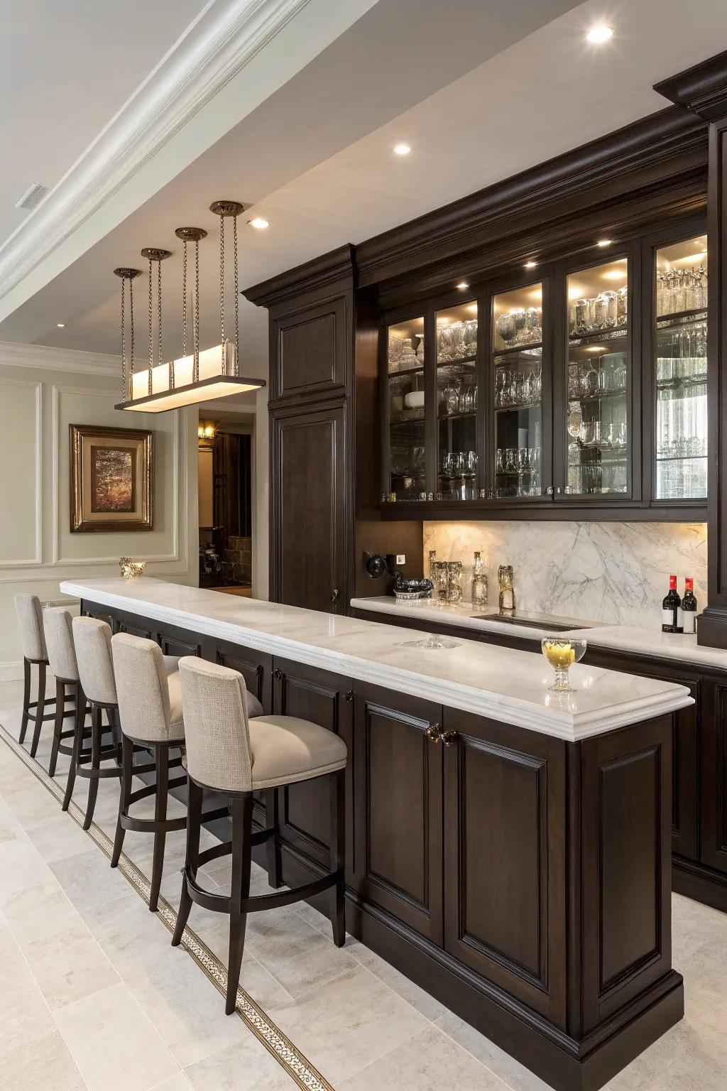 Shadowy touches enhance the complexity and sophistication of your kitchen bar.