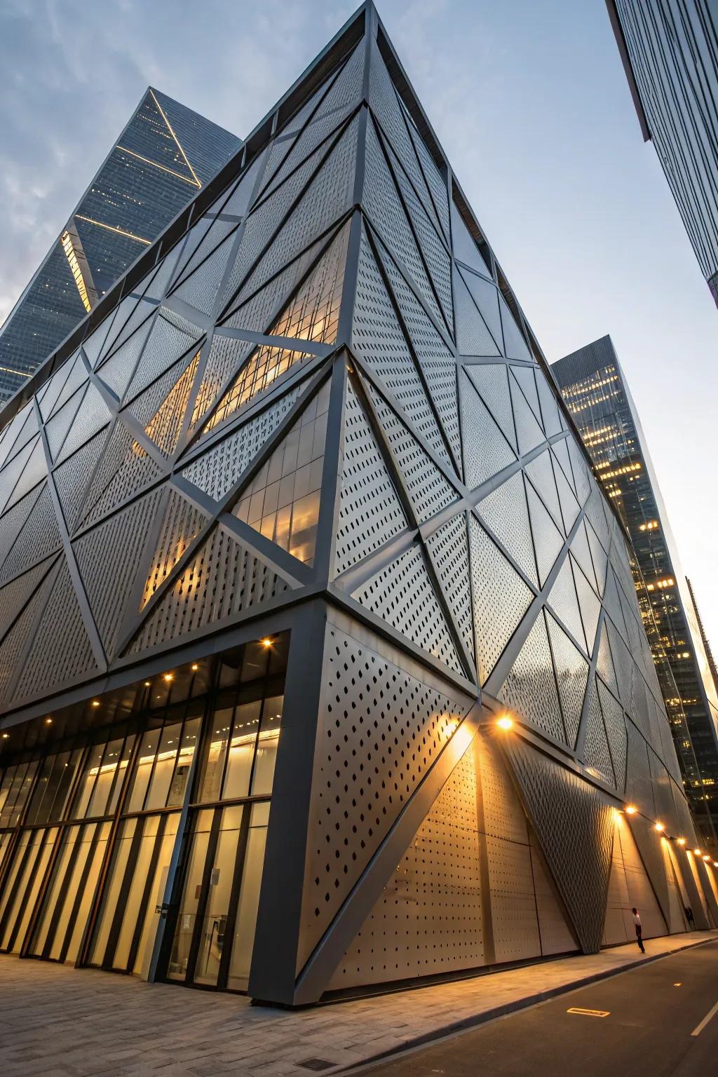 Angled shapes contribute effect and dynamism to this alloy facing.