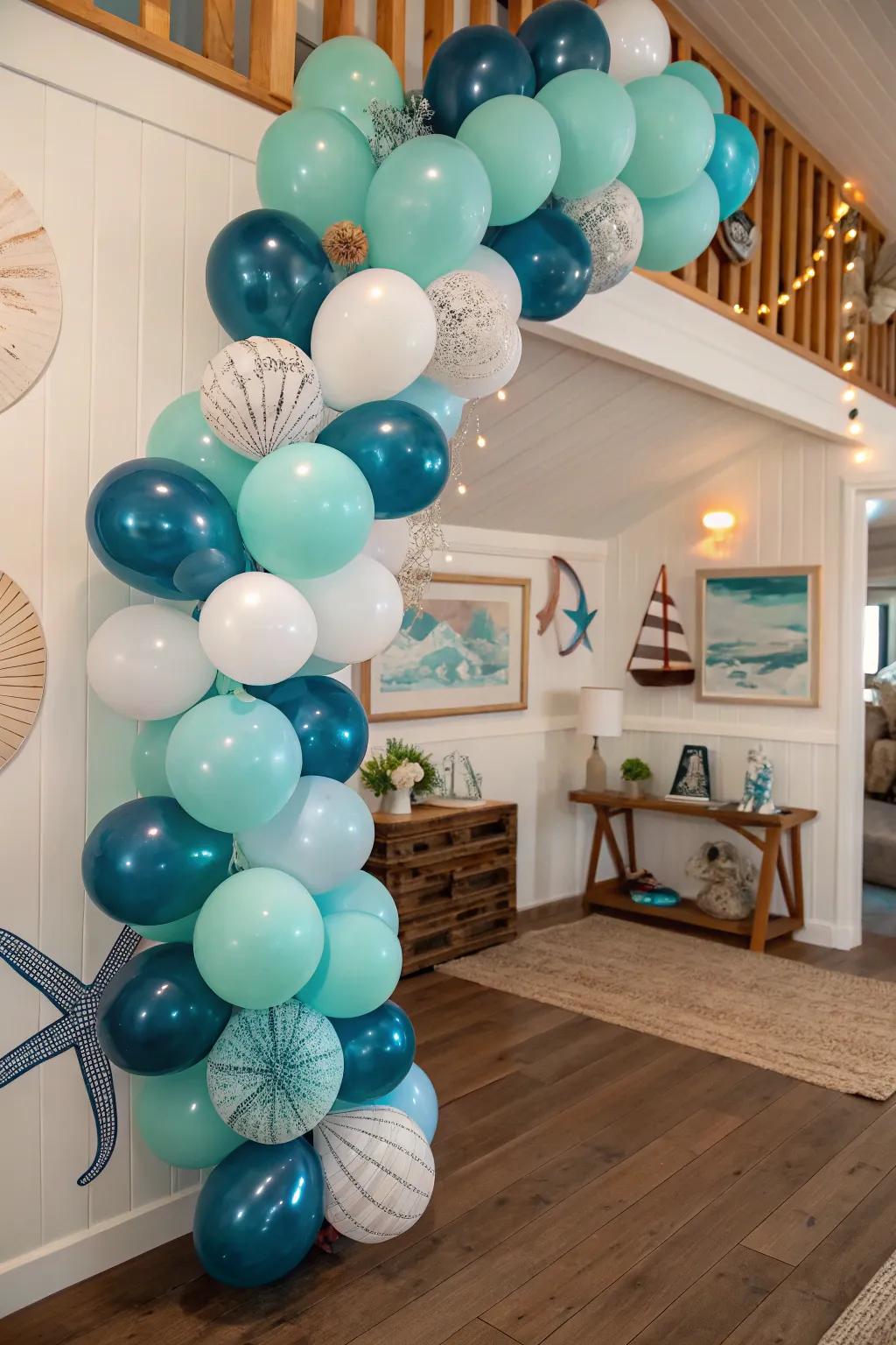 Oceanic balloon garland suited for a nautical theme.