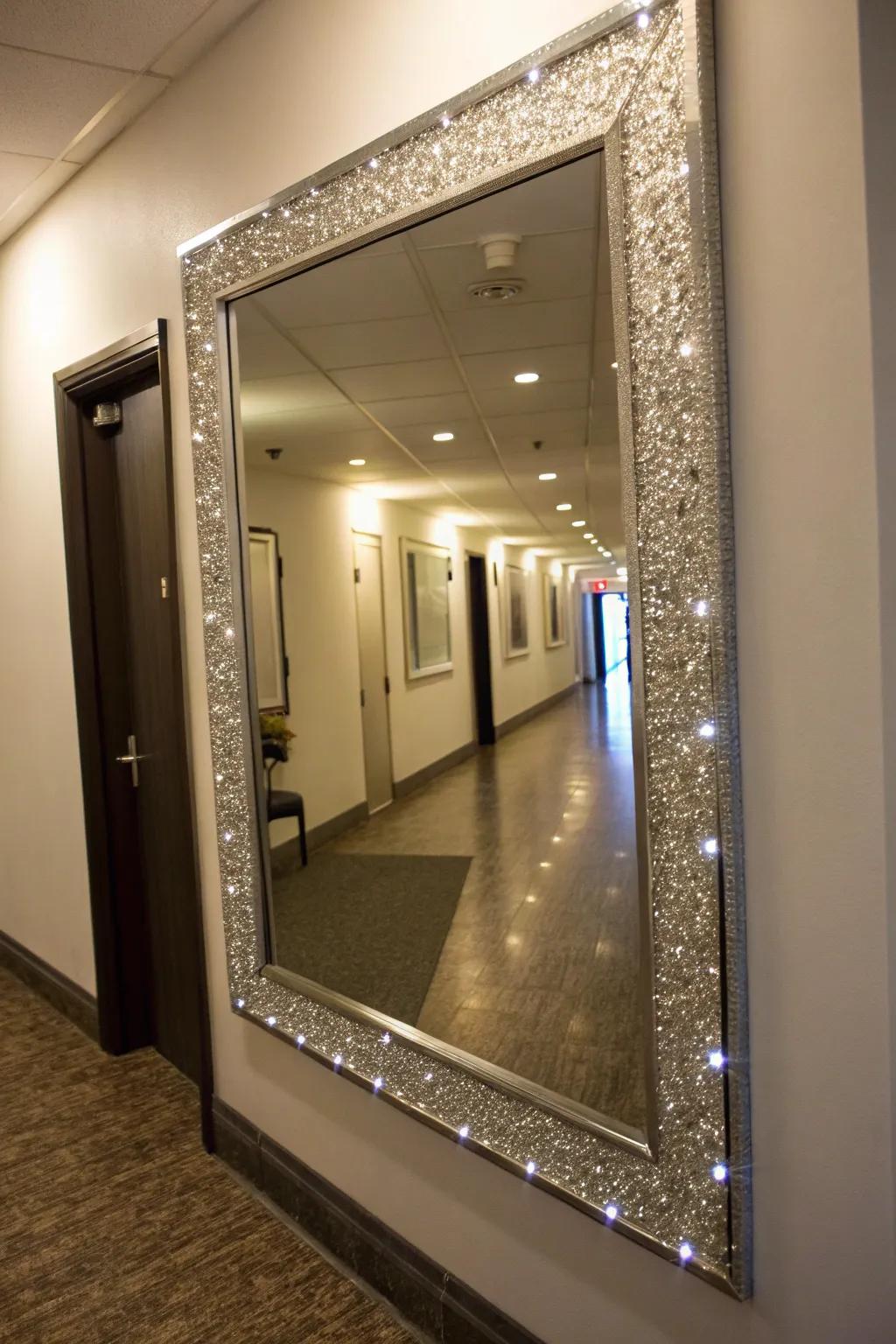 Mirrors with glimmering edges for an elegant look.