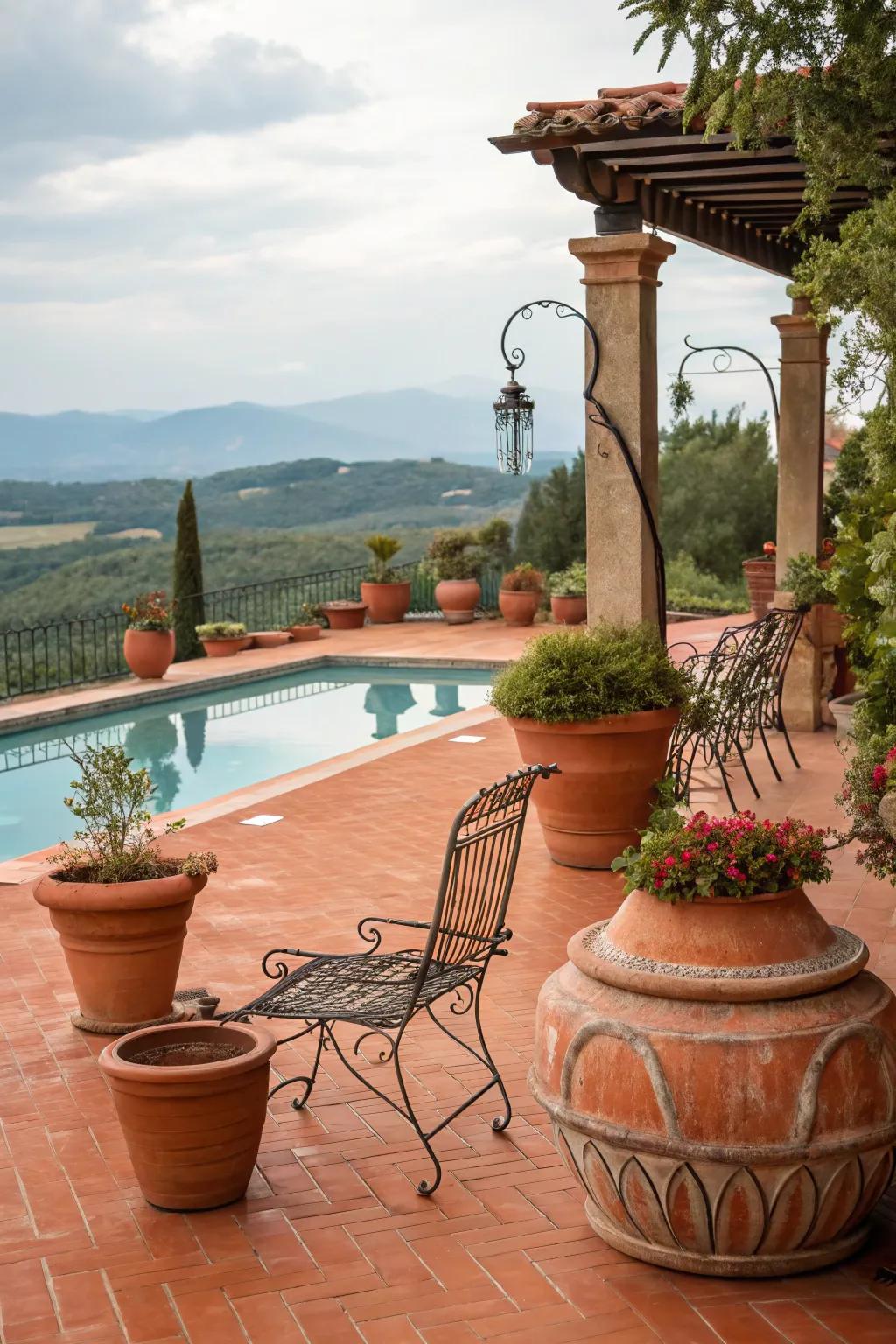 A Mediterranean feel comes from warm, earthy tones.