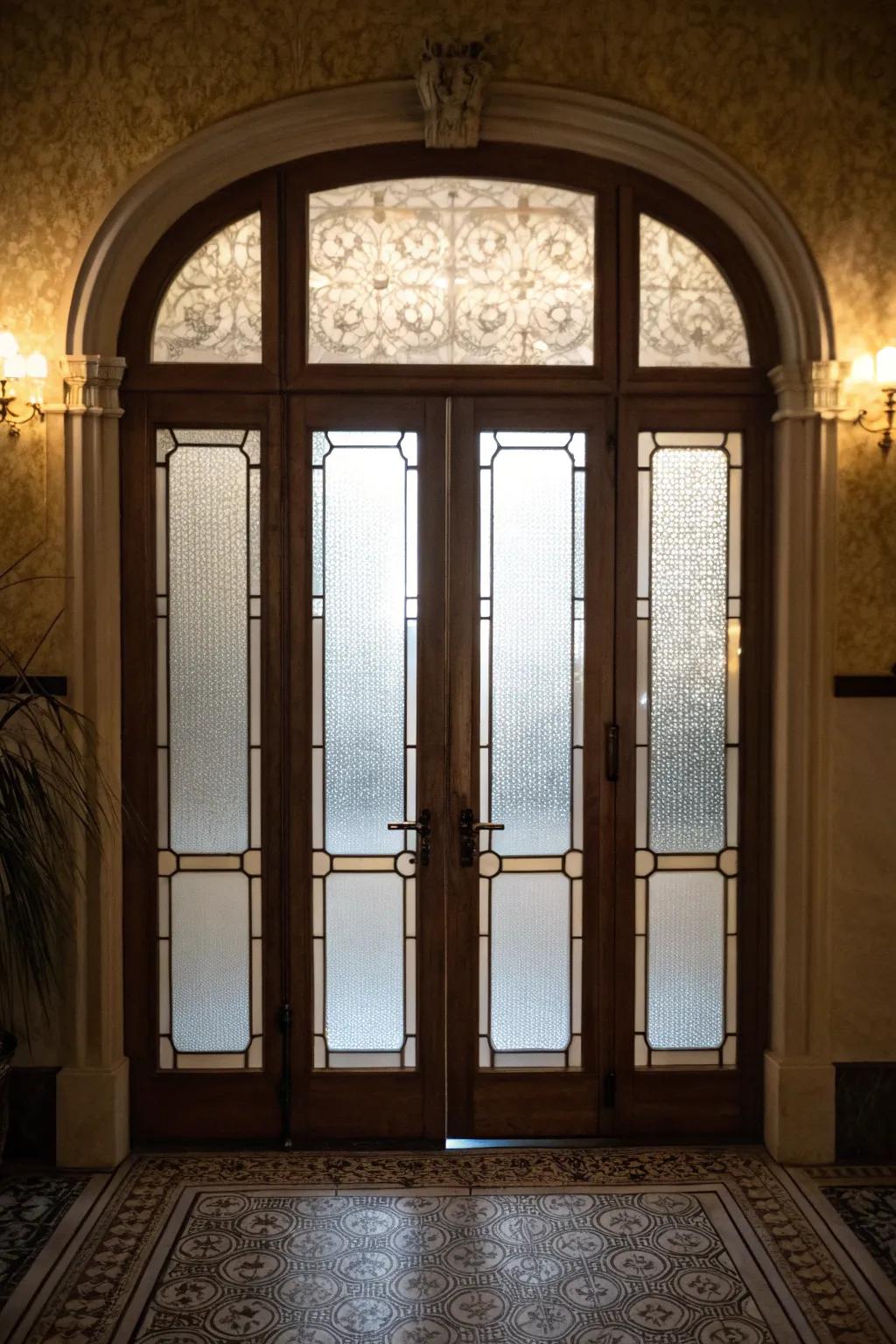 Stylish frosted glass doors that stabilize privacy and style.