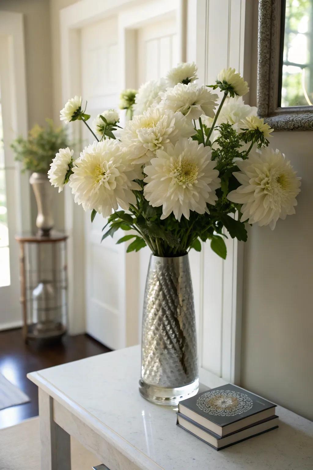 Sophisticated ivory dahlias making a declaration in the entryway.