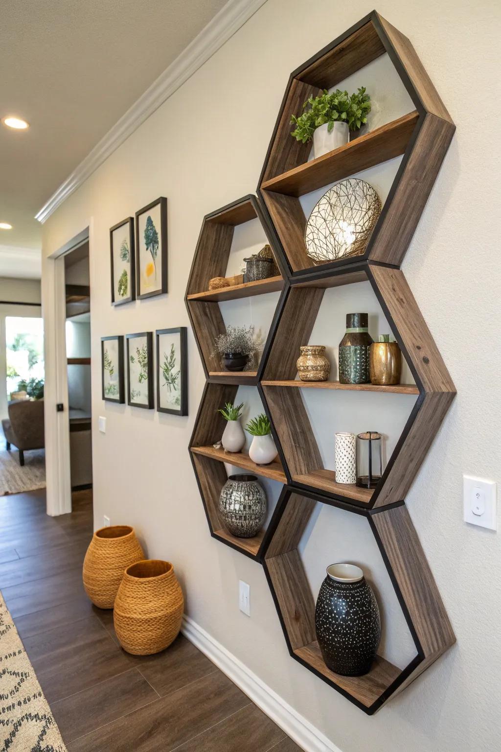 Hovering eight-sided displays fashion a seamless look.