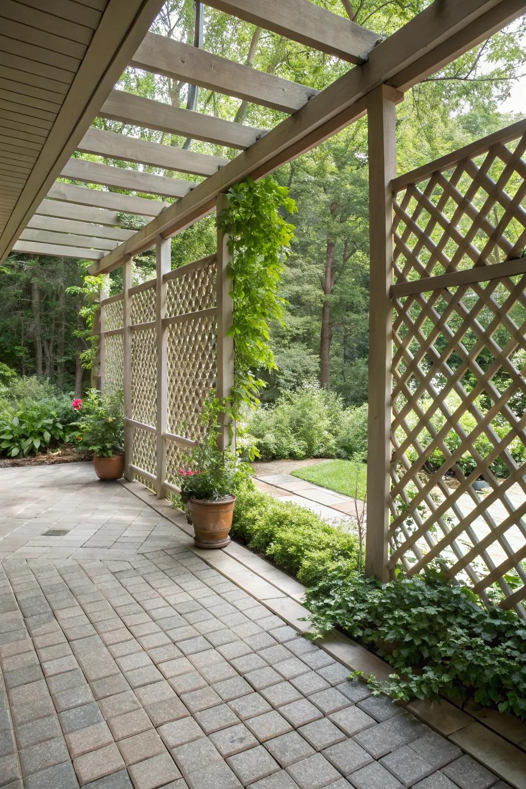 Elegant fretwork encircling delivers a sophisticated boundary for your patio.