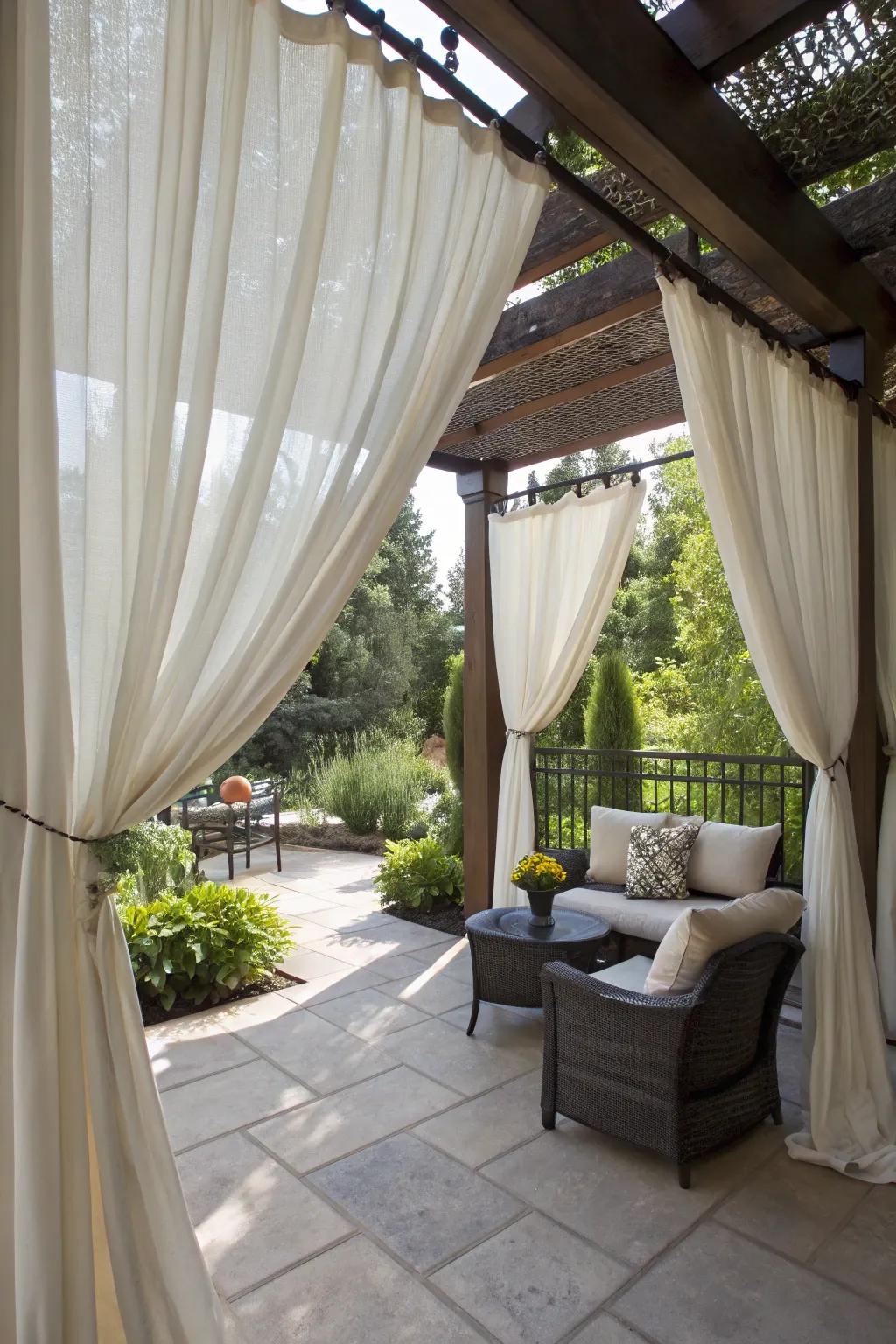 Outdoor curtains ensure flexible shade and contribute to a lighthearted environment.