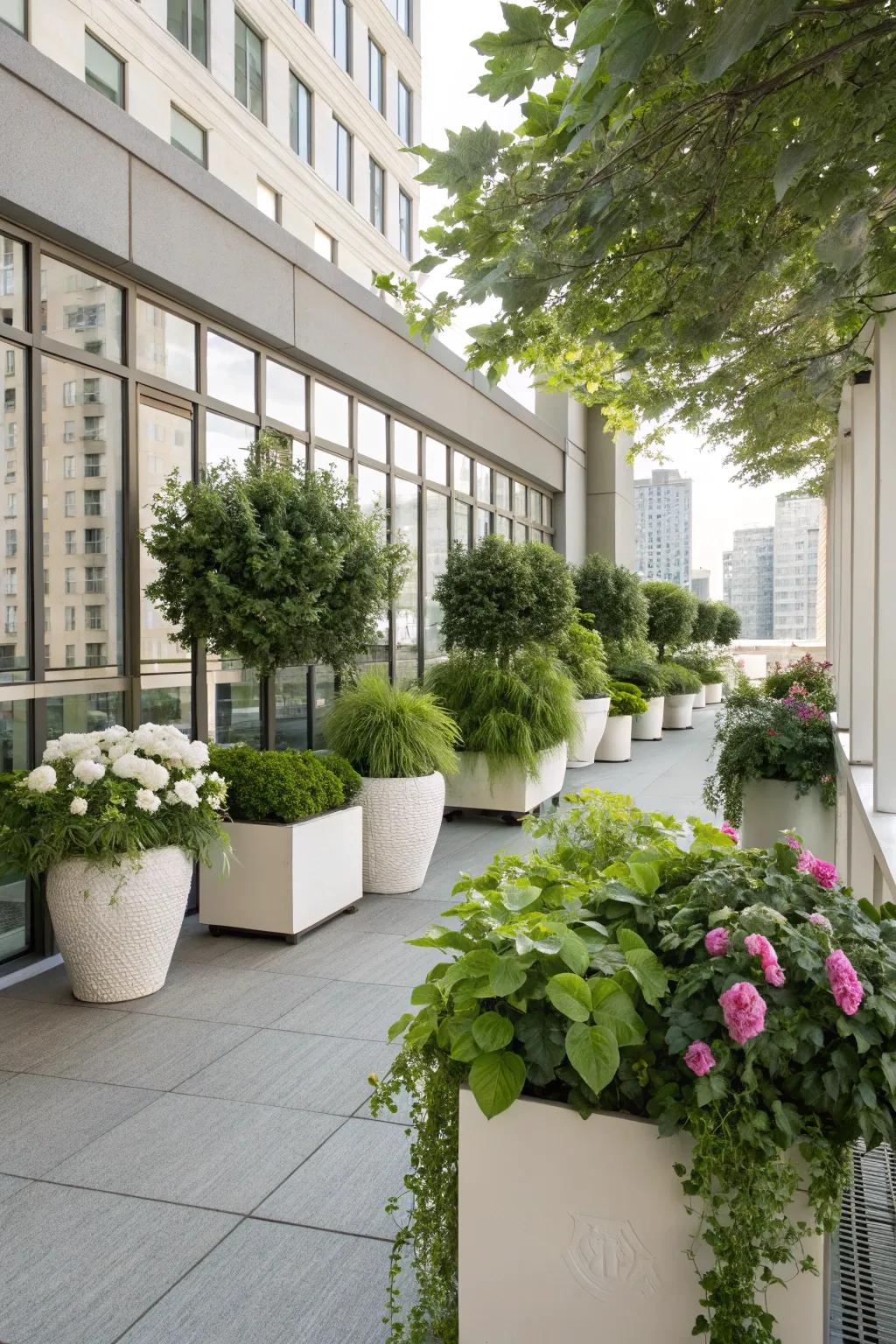 Flora and baskets infuse vitality and hue into your patio.