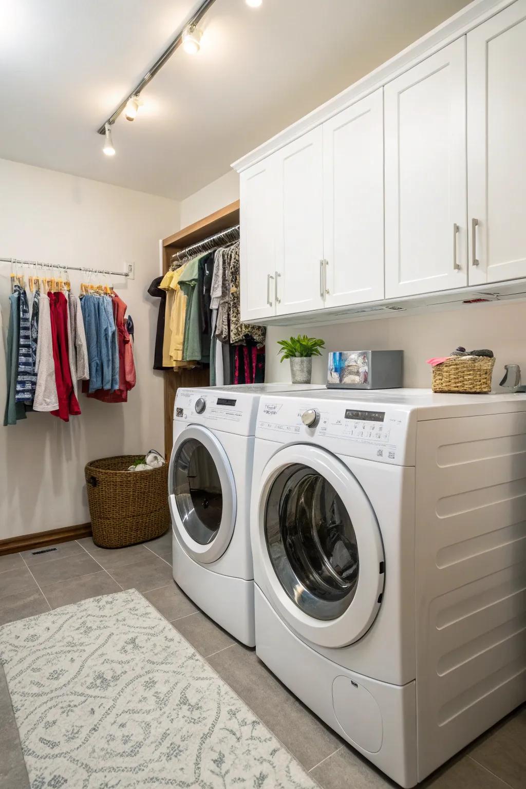 Hanging rods provide a practical drying vicinity in your washing space.