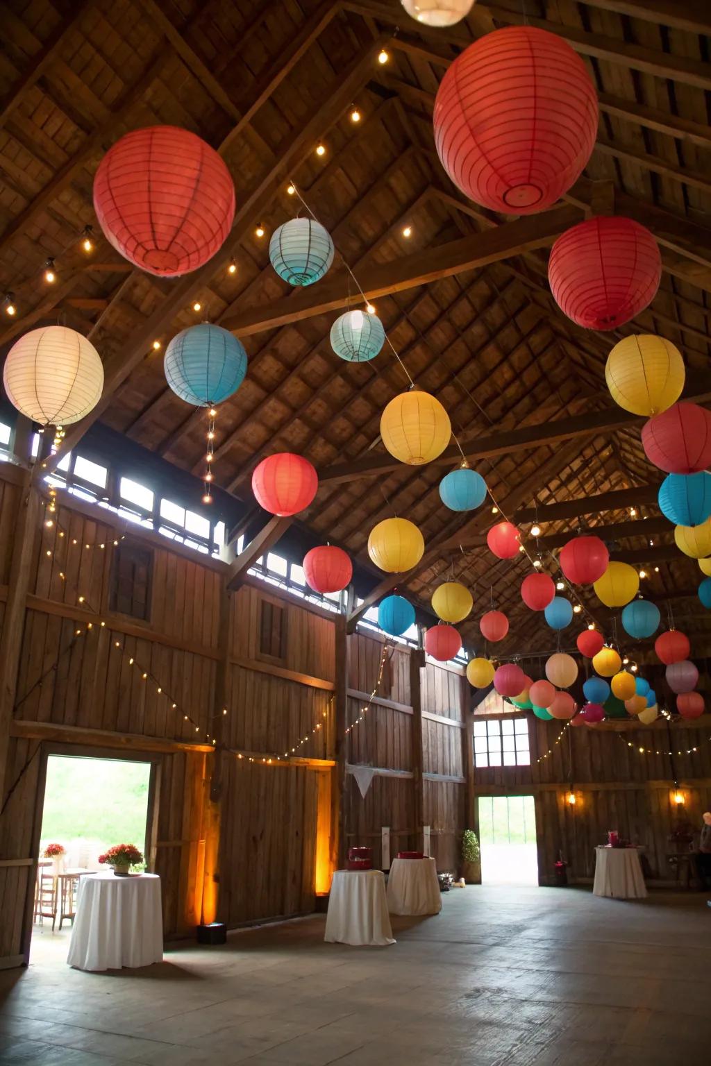 Fabric lights deliver a whimsical touch to barn settings.