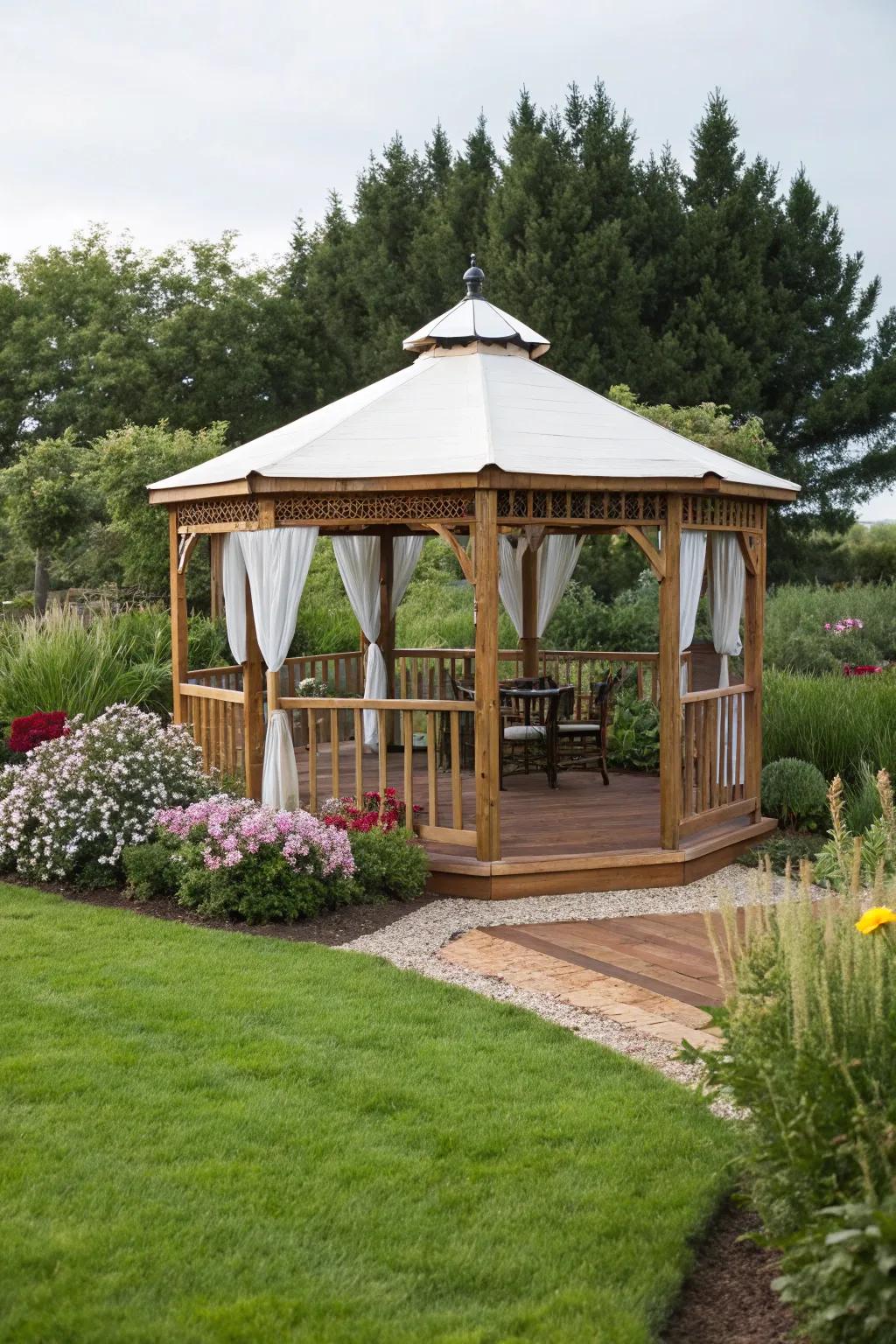 Wood bark flooring offers softness and warmth, ideal for relaxed outdoor settings.