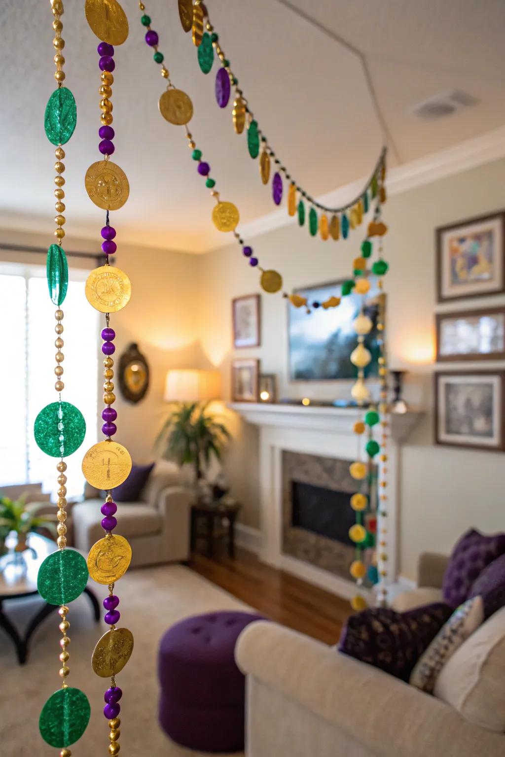 Create your own festive souvenir strand.