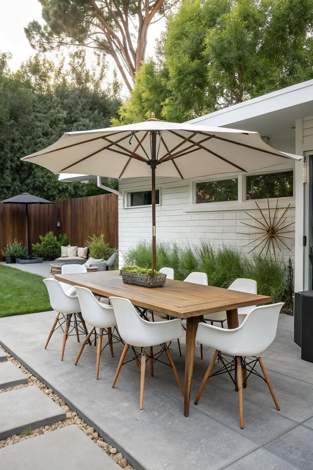 Outdoor feasting zones are ideal for savoring meals in the wilderness.