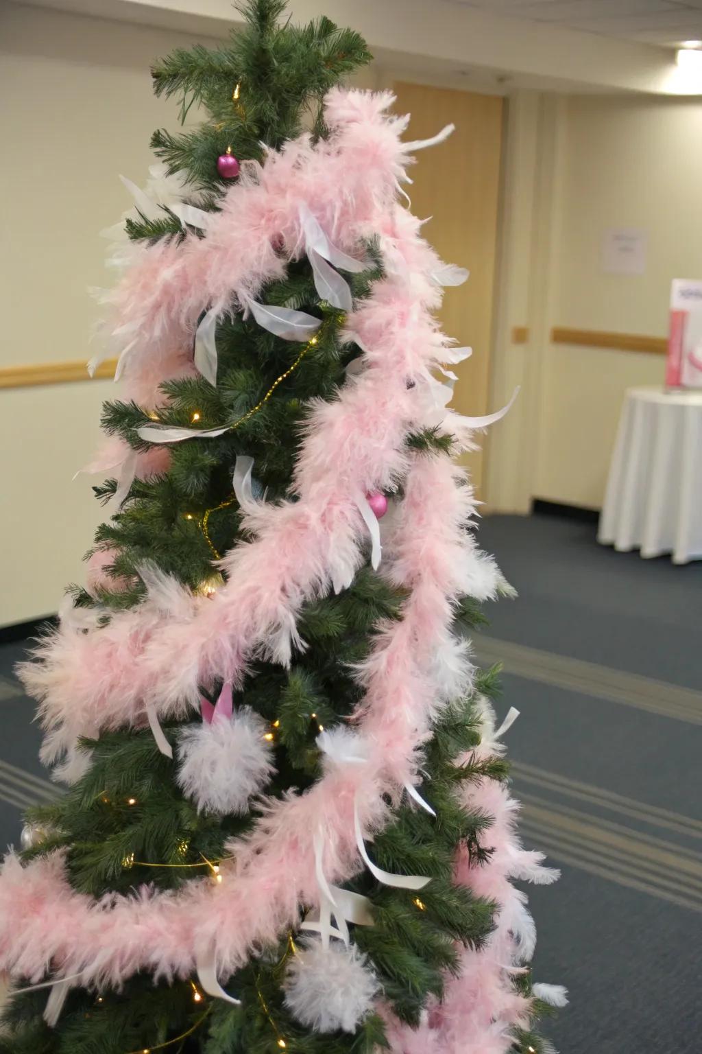 Feather boas infuse a whimsical and dreamy dimension to your Valentine's tree.