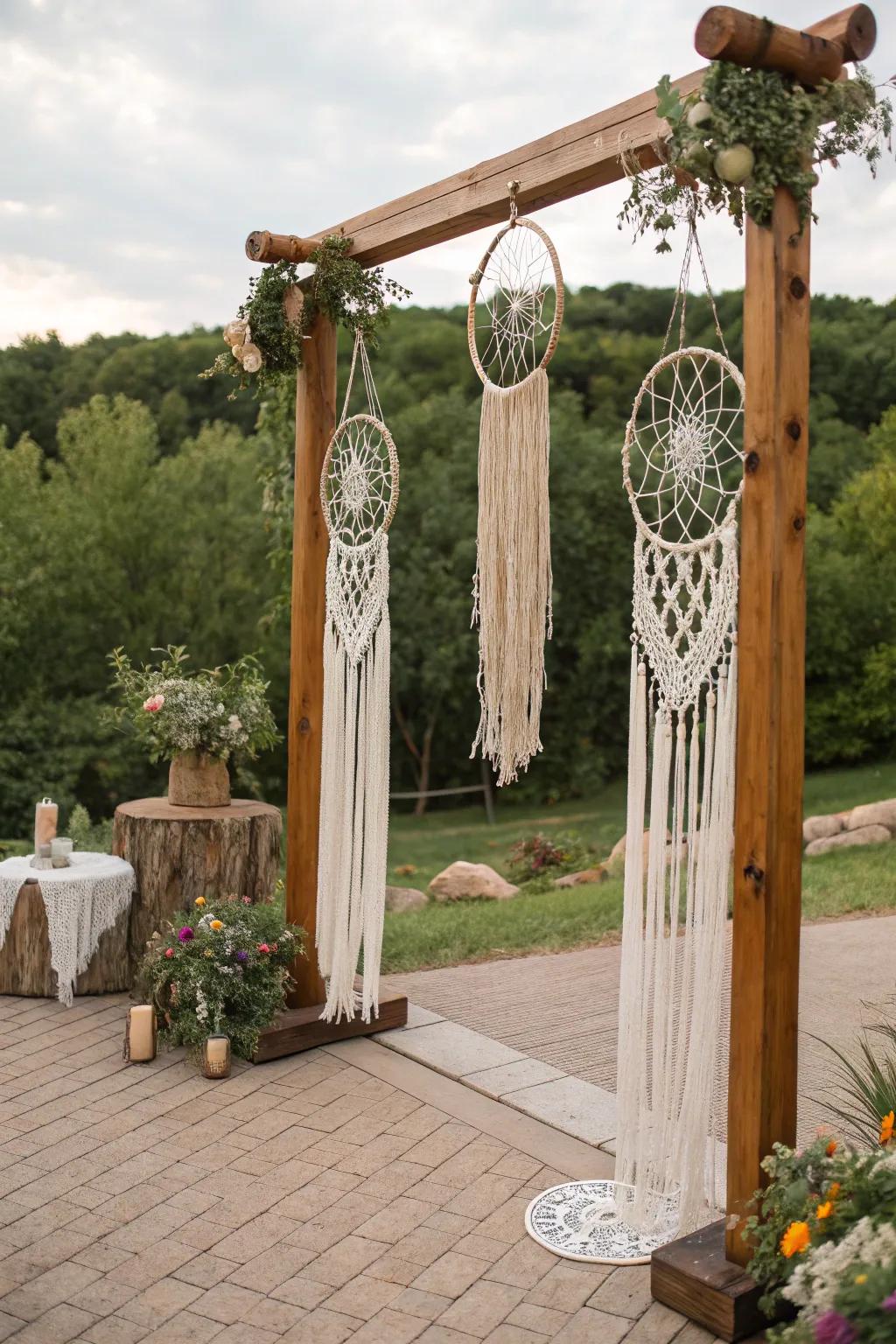 Bohemian touches such as macramé contribute a liberated essence.