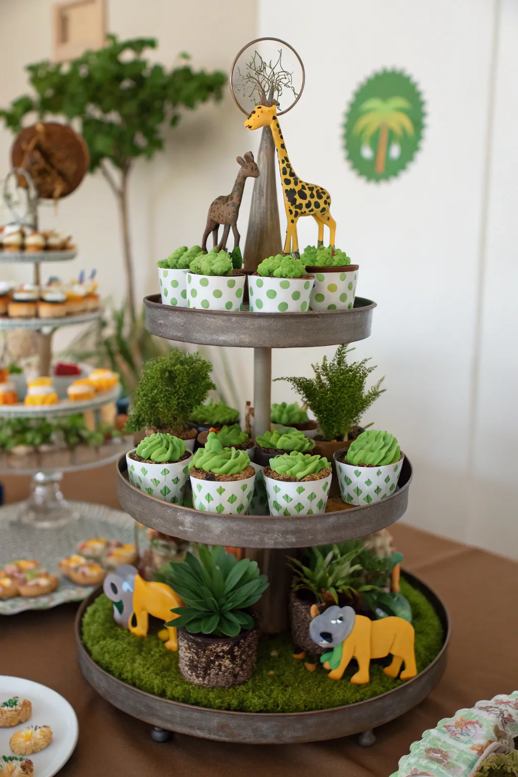 Adorable Shower Safari Centerpiece Concepts